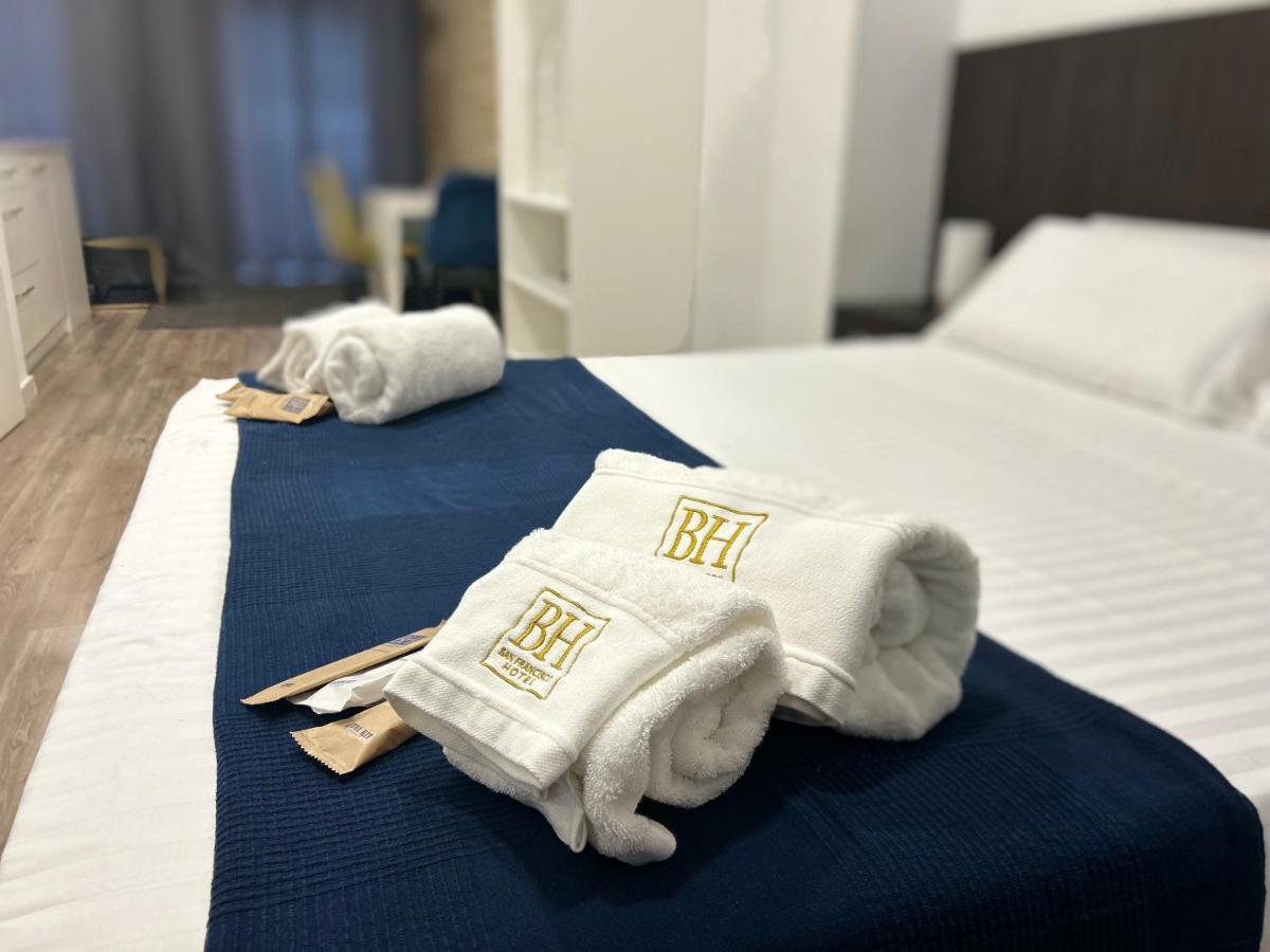 Apartamentos Bh Suites Alicante Luaran gambar